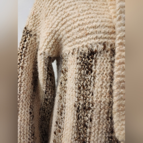 Copy-Vintage Hand Knited Sweater Cardigan with Necktie and Two Button Enclosu… - Picture 7 of 8